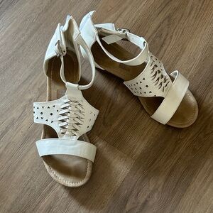 St. John's Bay White Wide Sandals with Cutout Design